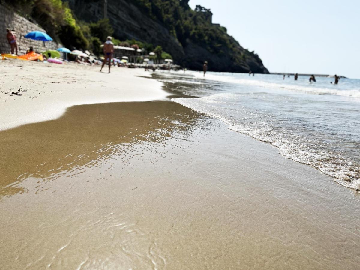 Appartamento Al Mare Вентимиля Екстериор снимка